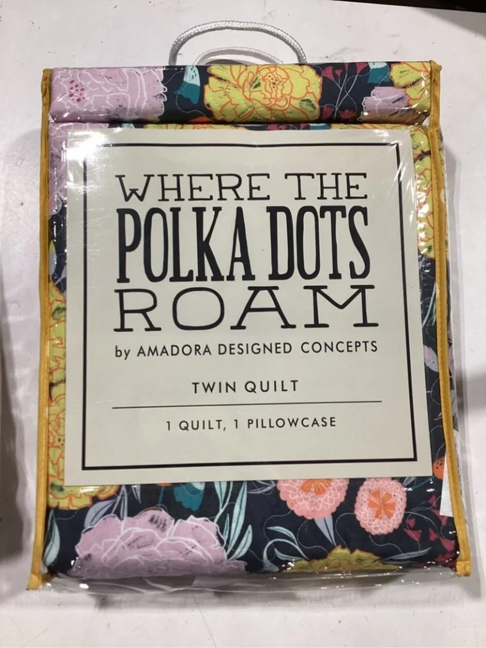 Where The Polka Dots Roam Twin Quilt and Pillowcase - New